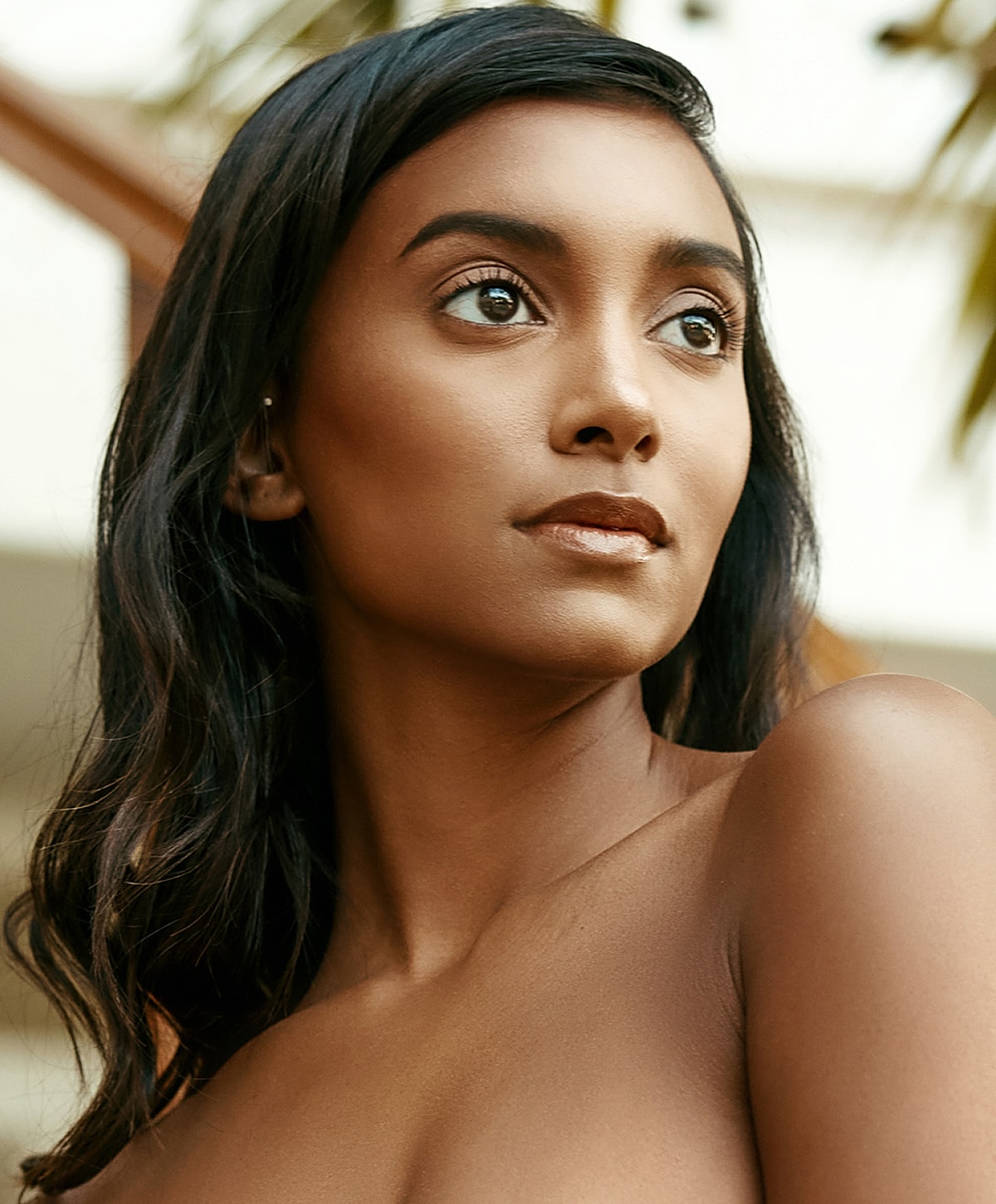 Portrait of a woman with natural beauty outdoors.